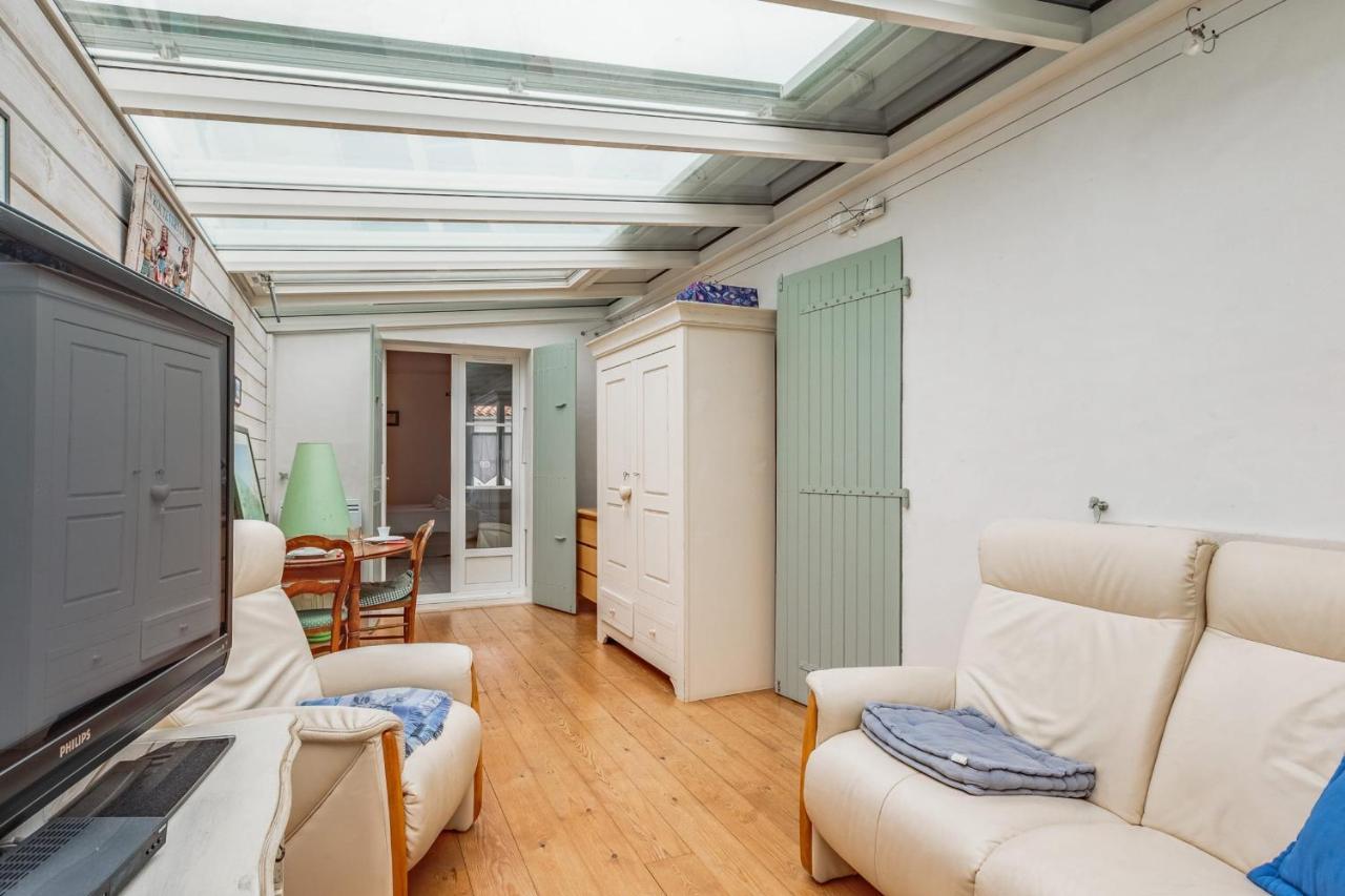 Nice Studio With Veranda Nearby The Beach In La Flotte - Welkeys Eksteriør billede